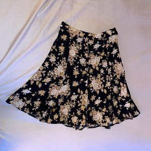 High waisted monochromatic floral skirt